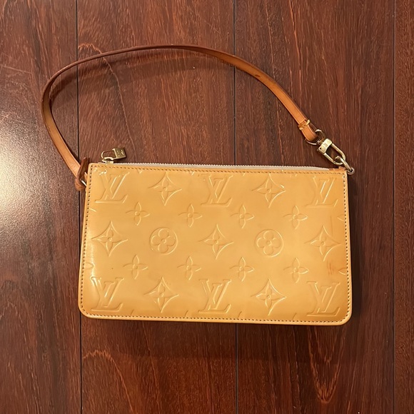 Vintage Louis Vuitton Beige Monogram Vernis Leather Lexing purse - Picture 2 of 8